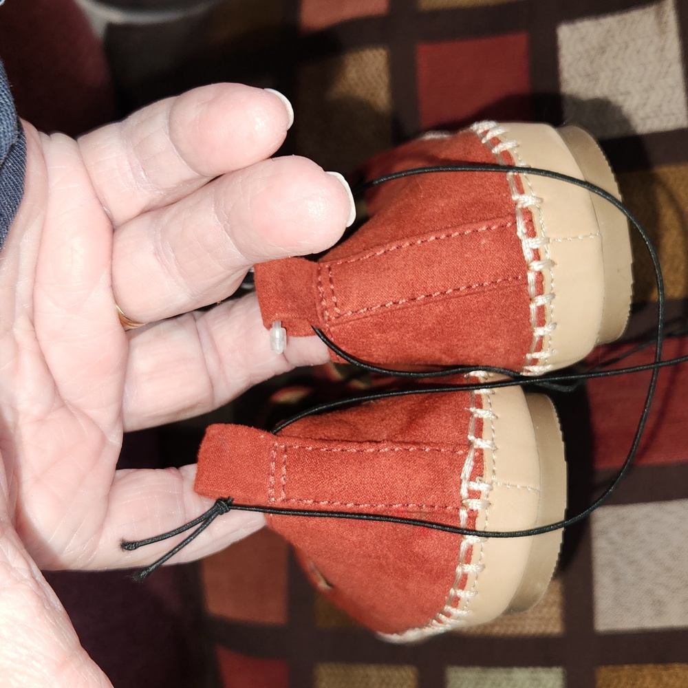 Universal Thread Shoes - Picture 10 of 10